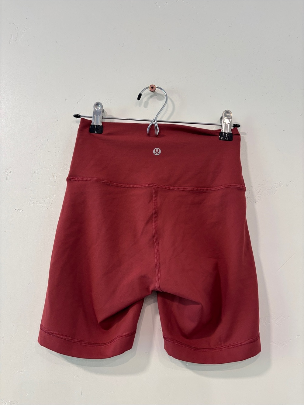 Lululemon Wunder Train High-Rise 6" Chianti Size 4 Biker Shorts Yoga Pilates Gym